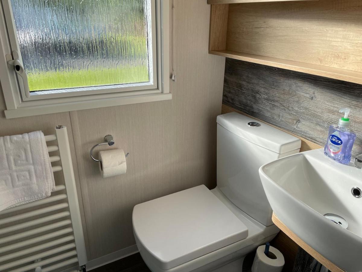 סנט אוסטל Luxury Caravan Cornwall Sleeps 4 Countryside View מראה חיצוני תמונה