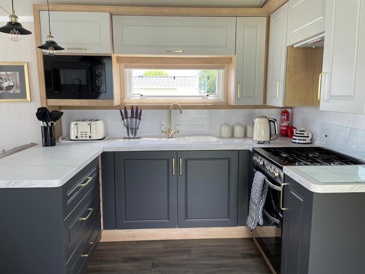 סנט אוסטל Luxury Caravan Cornwall Sleeps 4 Countryside View מראה חיצוני תמונה