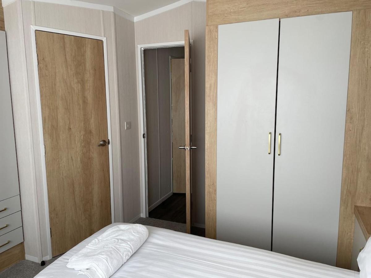 סנט אוסטל Luxury Caravan Cornwall Sleeps 4 Countryside View מראה חיצוני תמונה