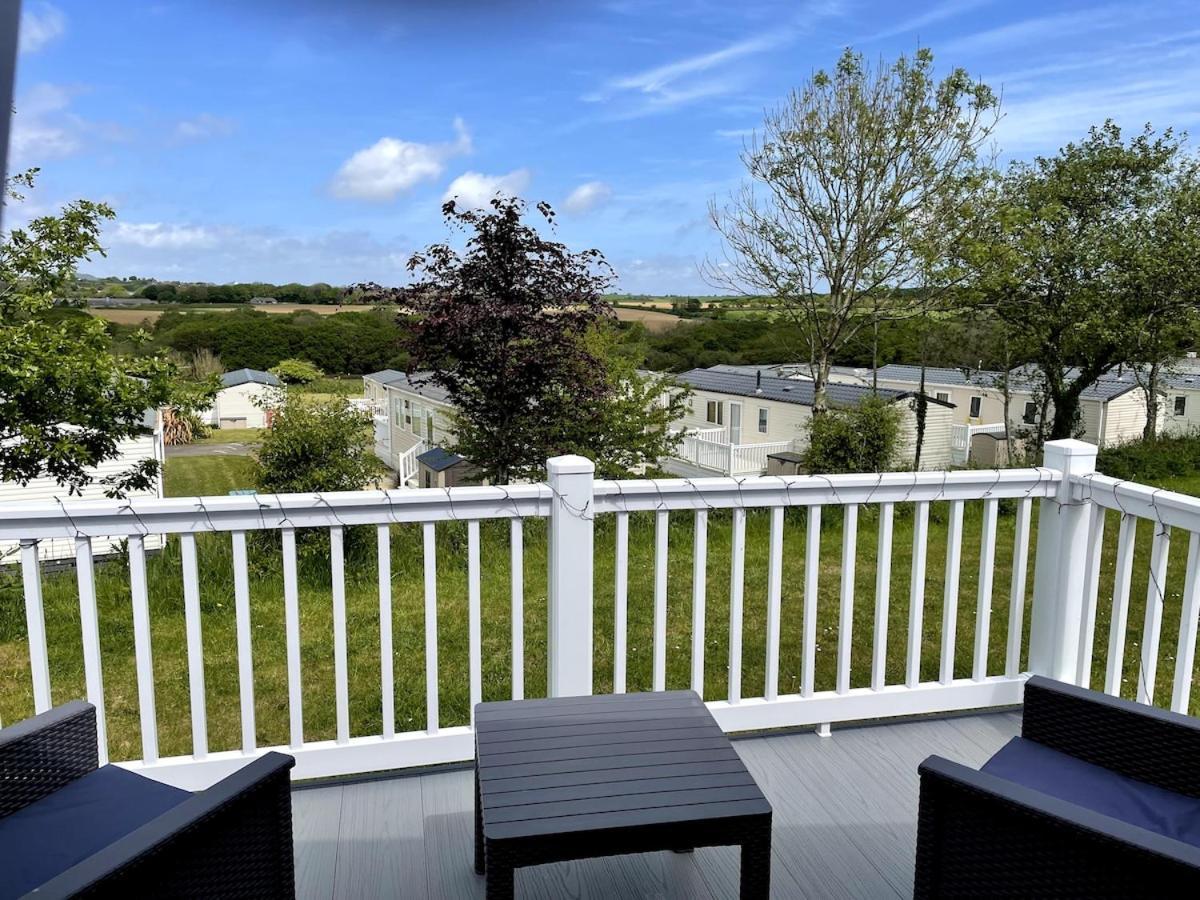סנט אוסטל Luxury Caravan Cornwall Sleeps 4 Countryside View מראה חיצוני תמונה