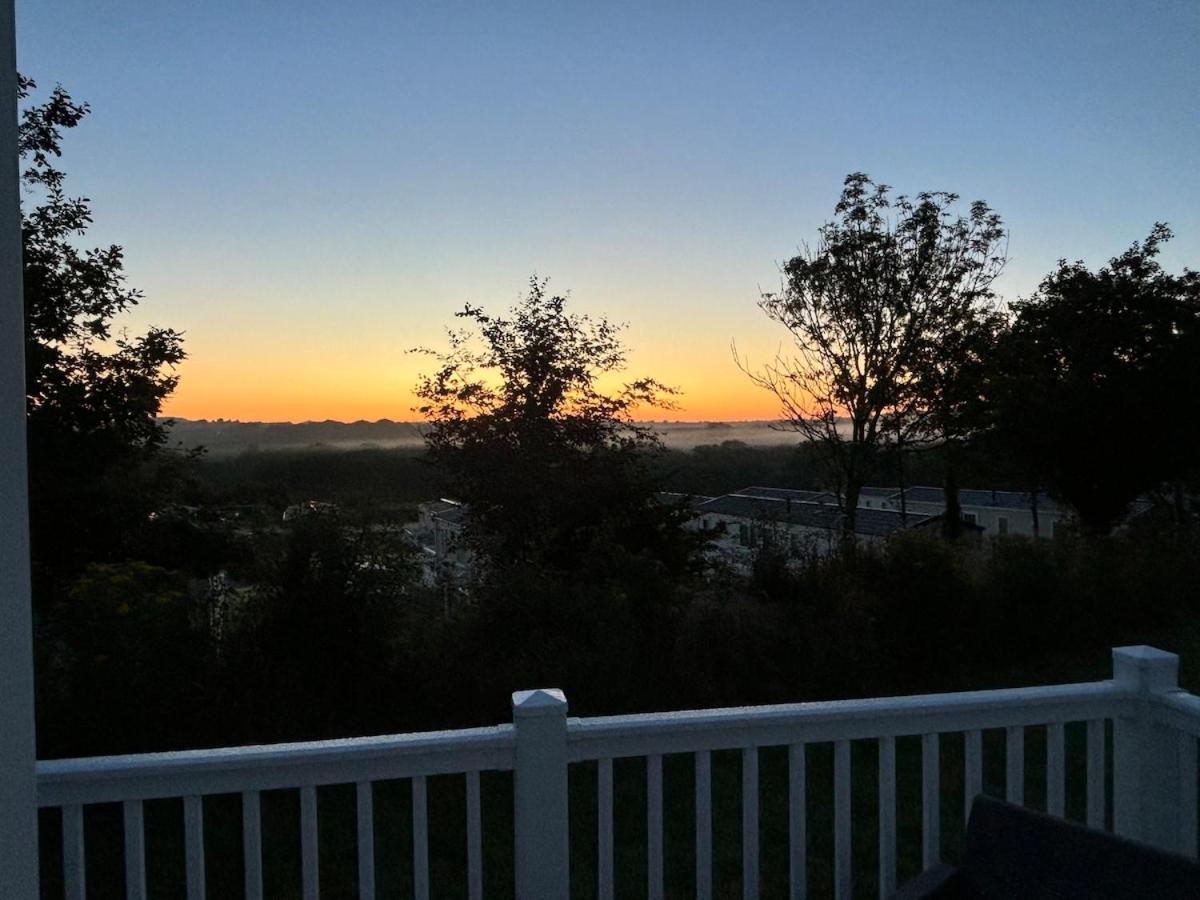 סנט אוסטל Luxury Caravan Cornwall Sleeps 4 Countryside View מראה חיצוני תמונה