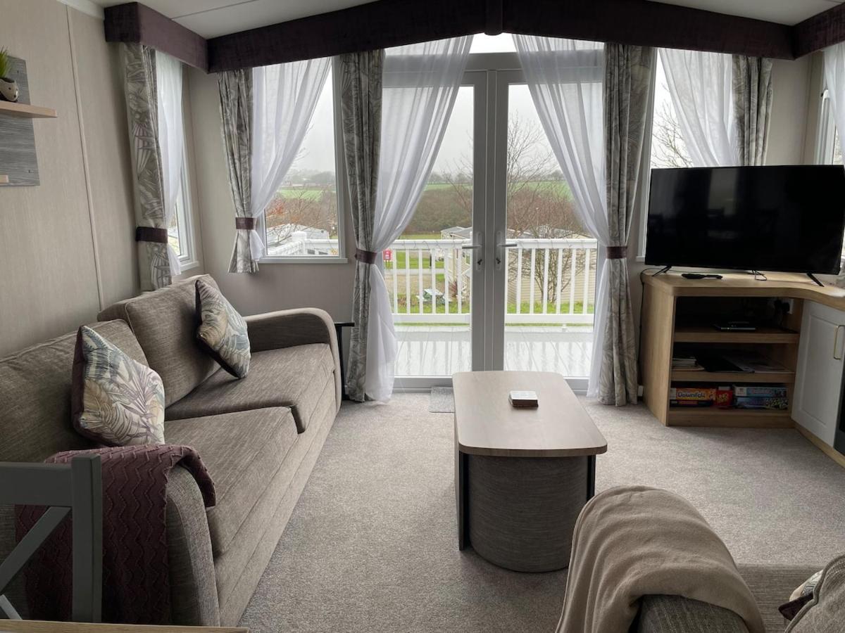 סנט אוסטל Luxury Caravan Cornwall Sleeps 4 Countryside View מראה חיצוני תמונה